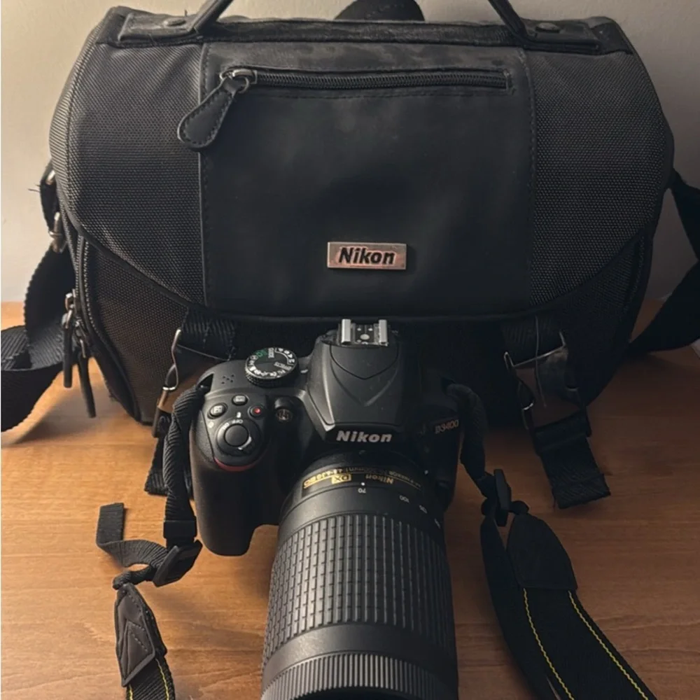Nikon D3400 Black DSLR Camera with Bag